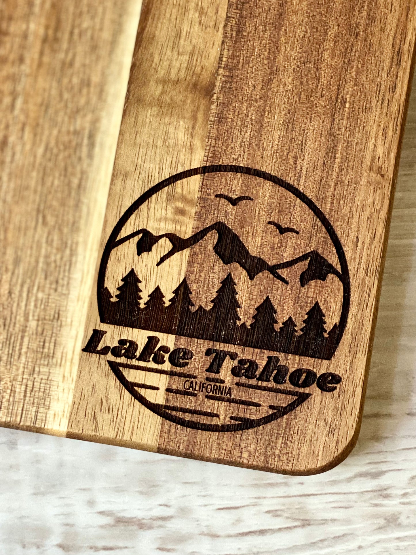 Lake Tahoe - Medium Cutting Board Round Crest